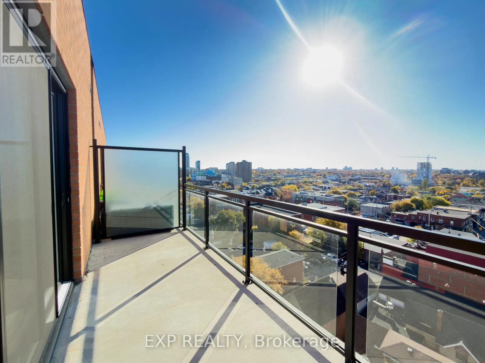 406 - 770 SOMERSET STREET W