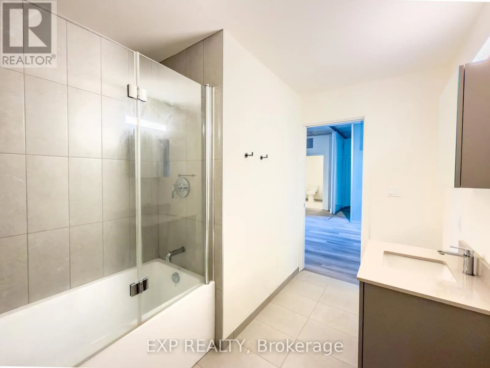 514 - 770 SOMERSET STREET W