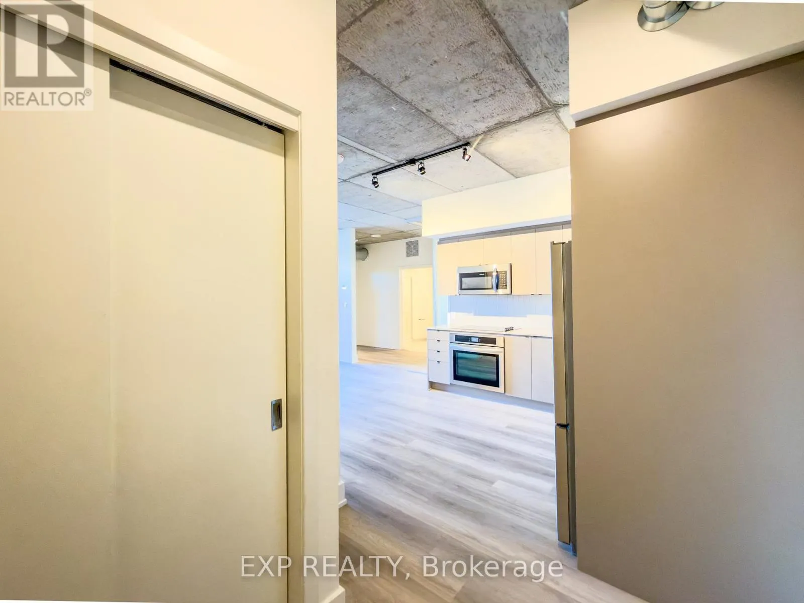 514 - 770 SOMERSET STREET W