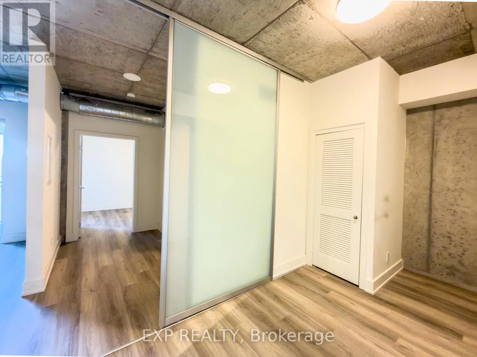 514 - 770 SOMERSET STREET W