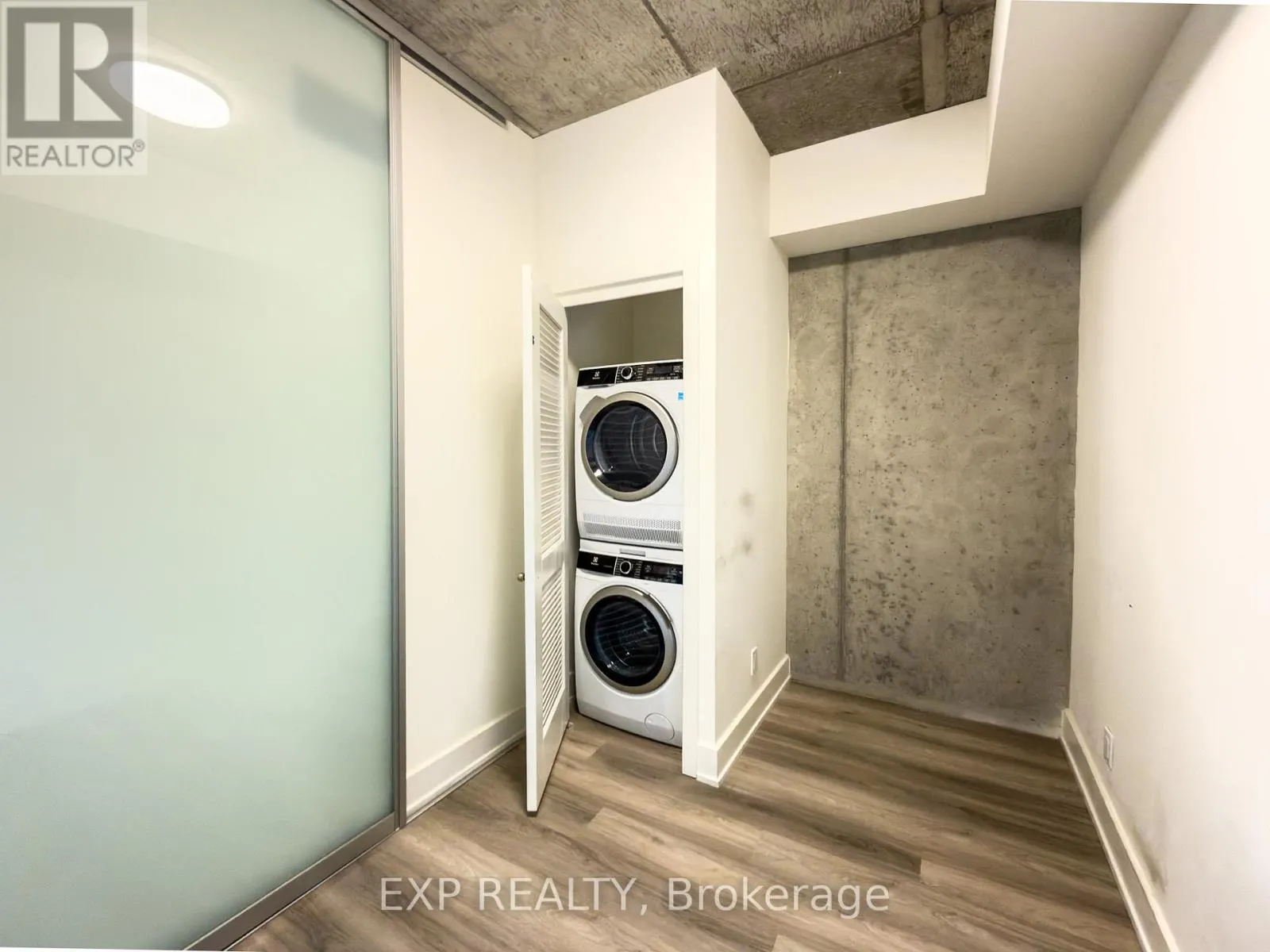 514 - 770 SOMERSET STREET W