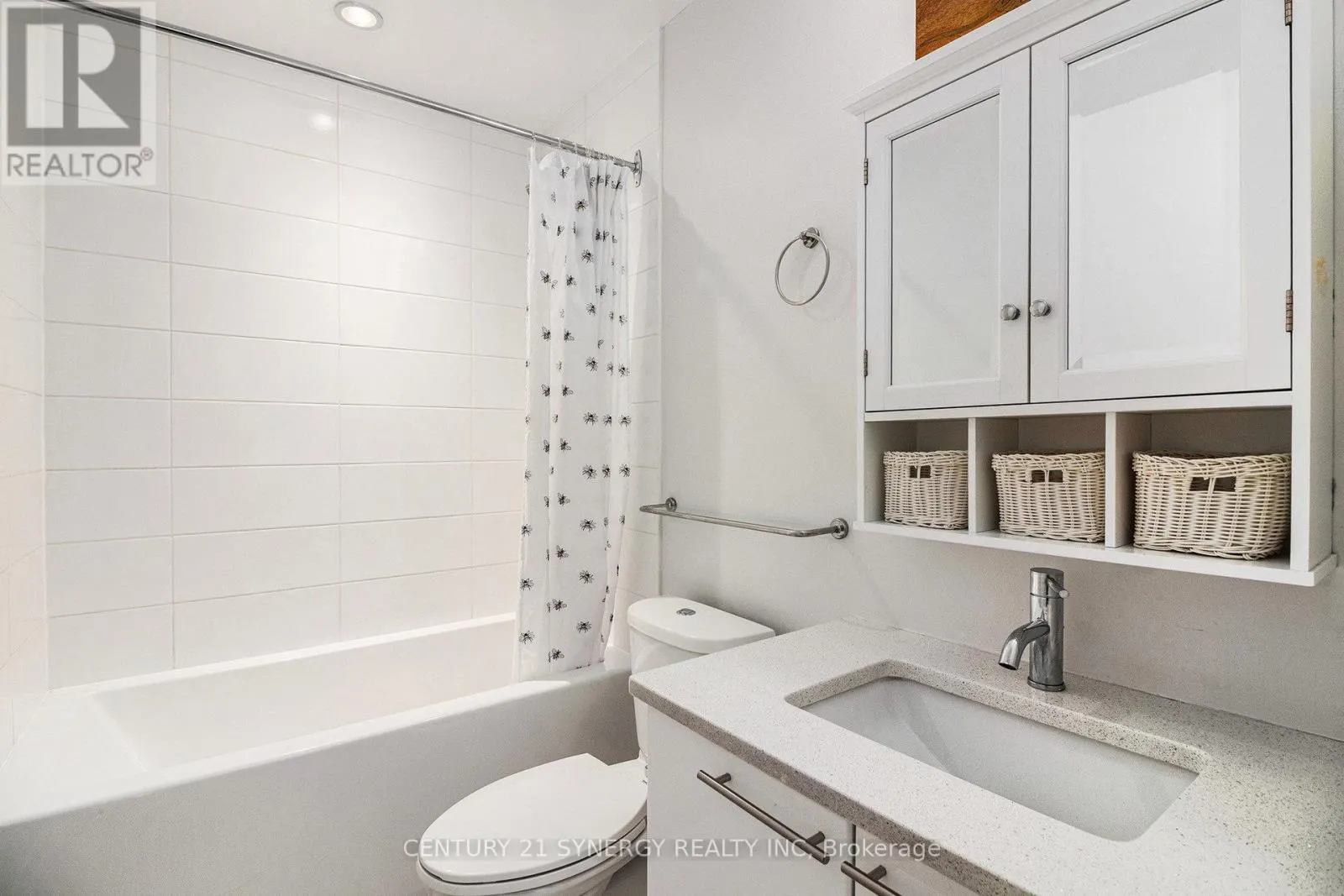 607 - 360 PATRICIA AVENUE