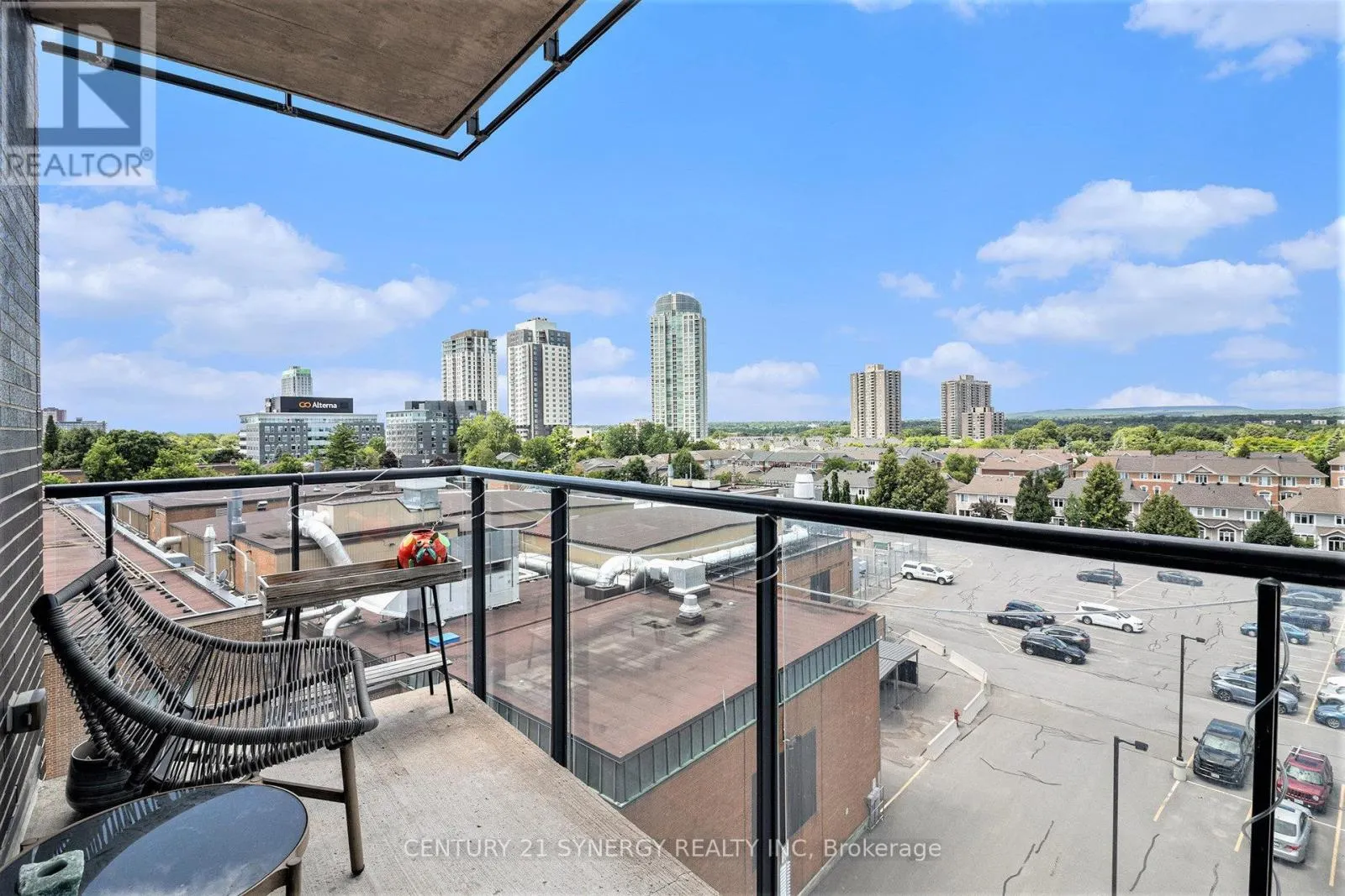 607 - 360 PATRICIA AVENUE