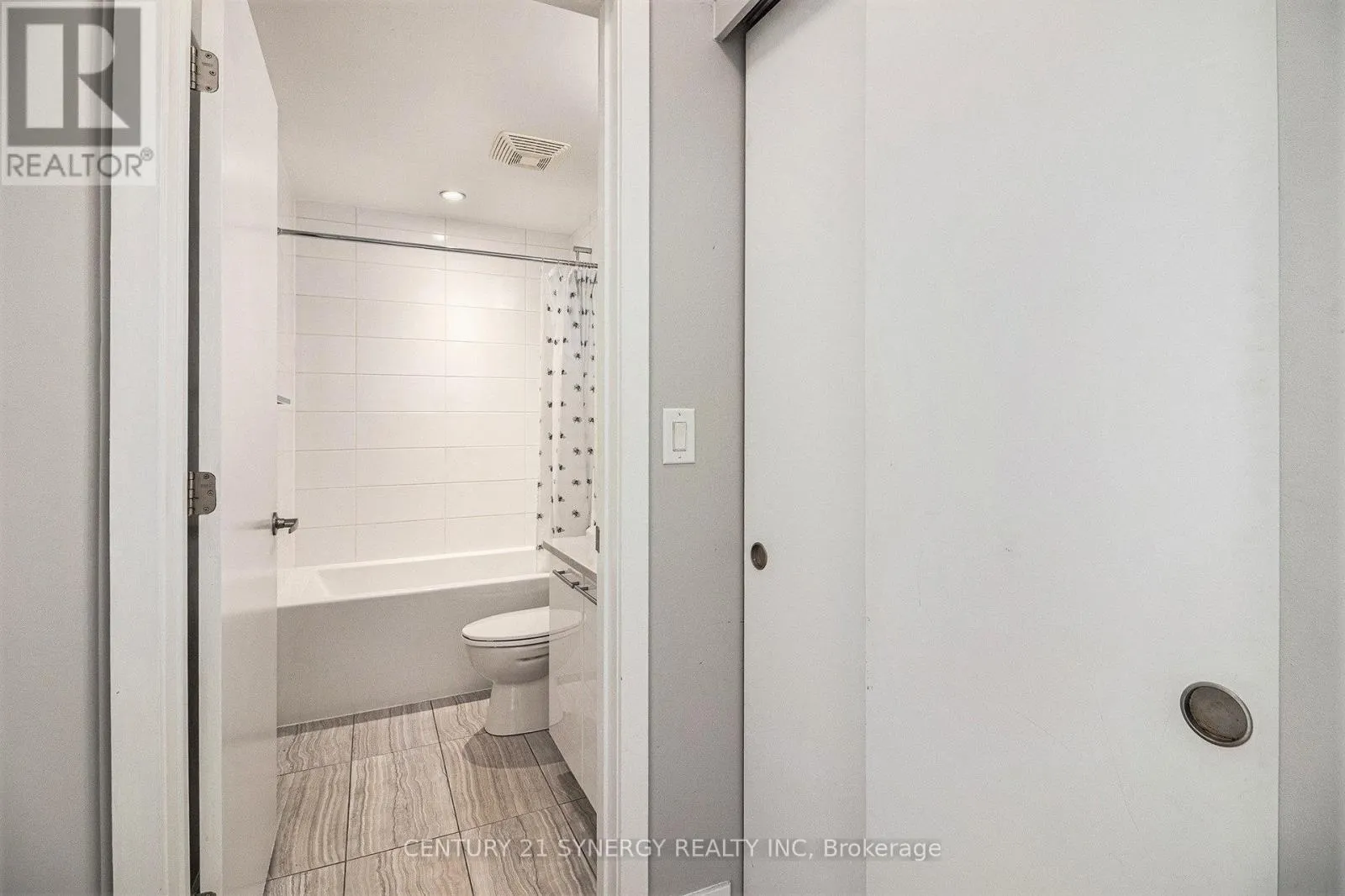 607 - 360 PATRICIA AVENUE