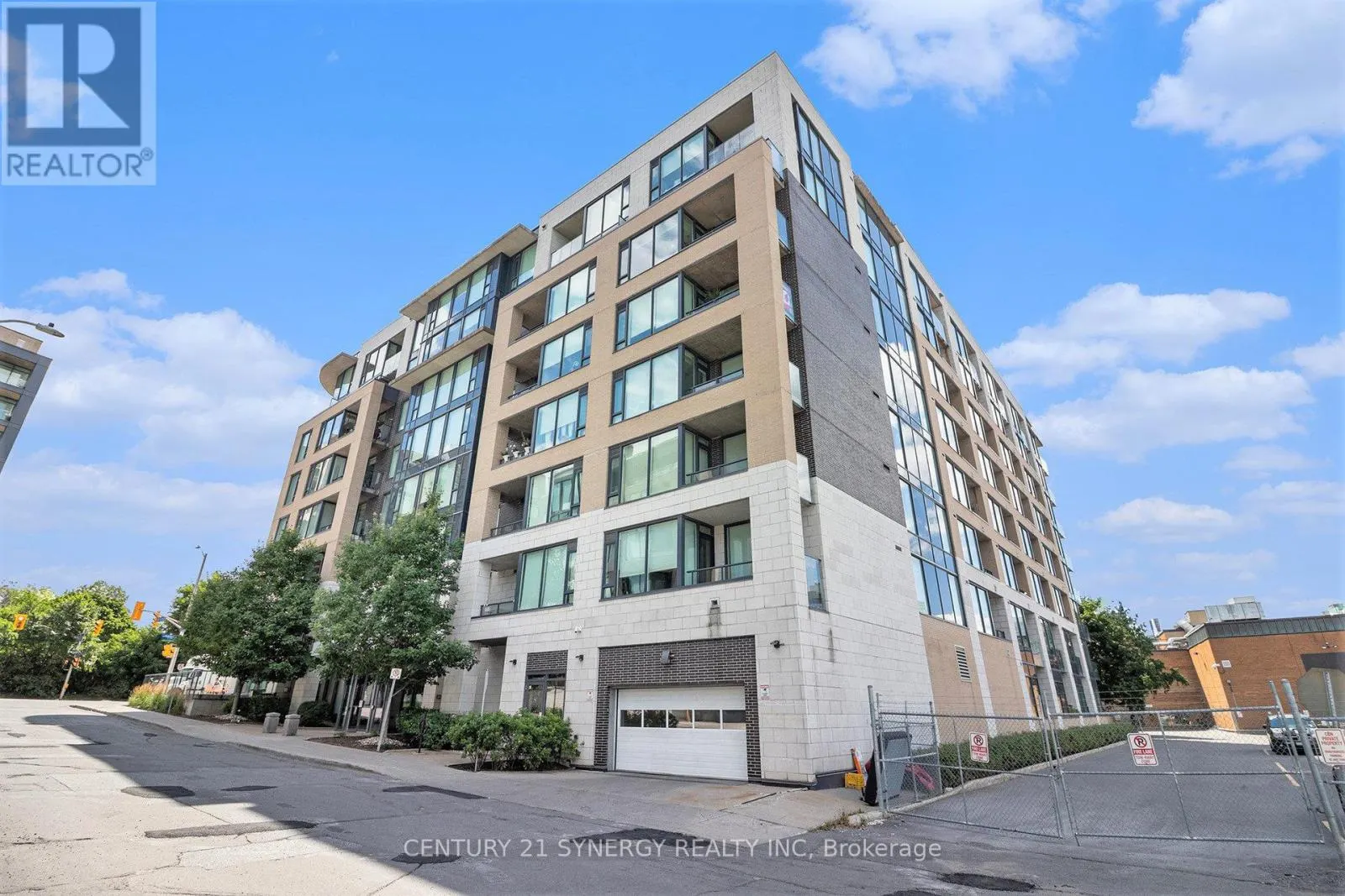 607 - 360 PATRICIA AVENUE