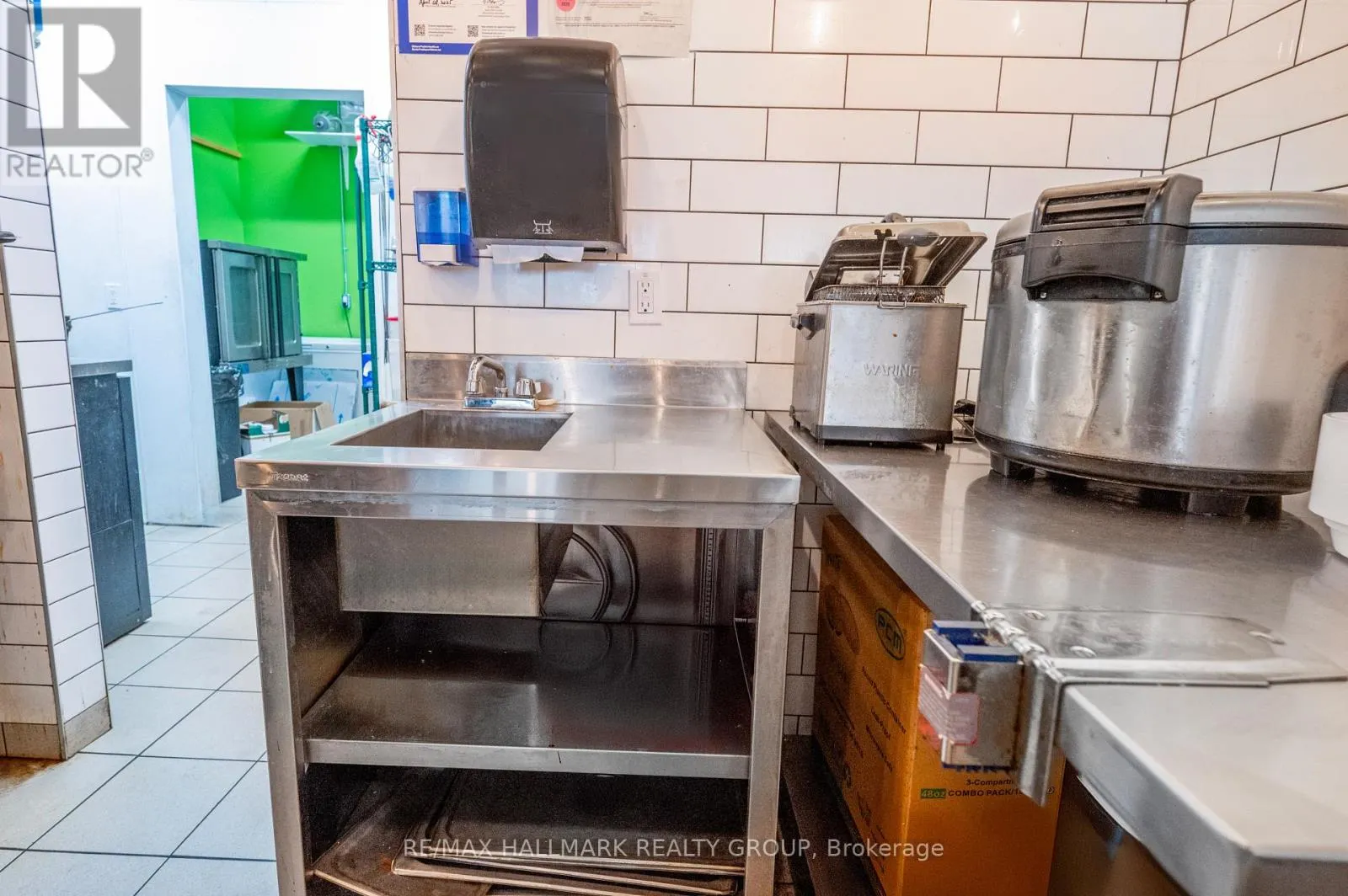 UNIT 609 - 1200 ST. LAURENT BOULEVARD