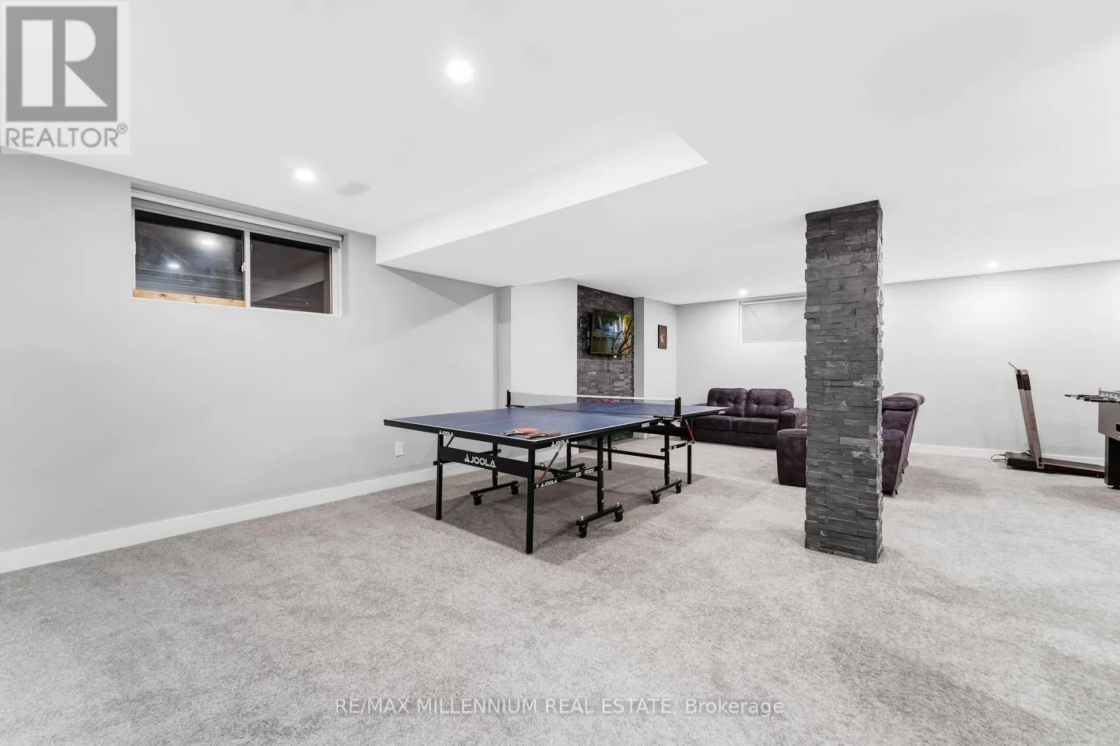 327 BALLINVILLE CIRCLE