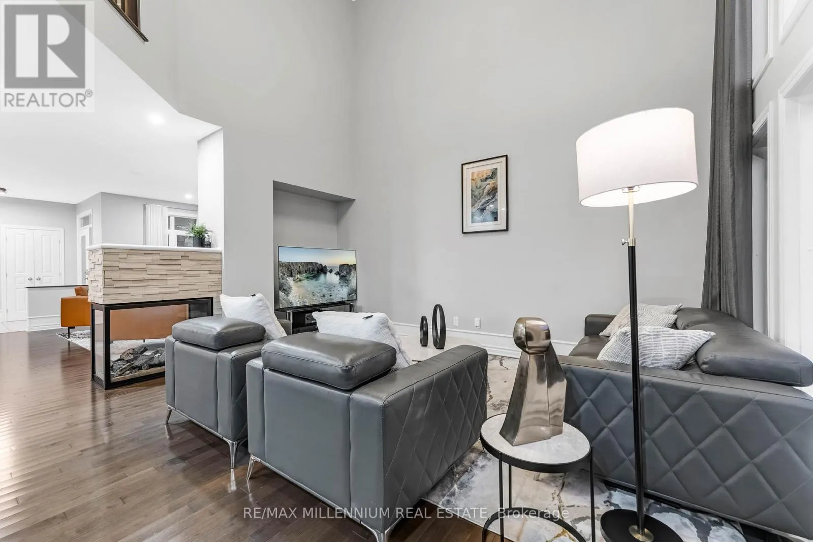 327 BALLINVILLE CIRCLE