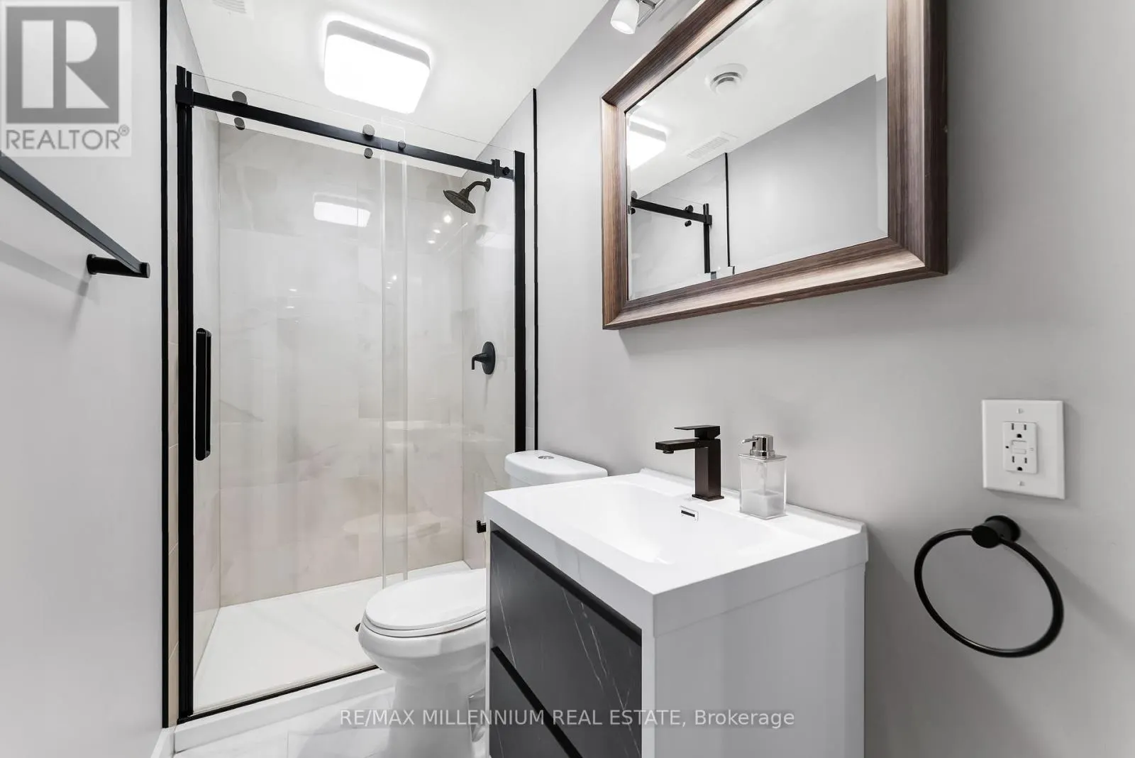 327 BALLINVILLE CIRCLE