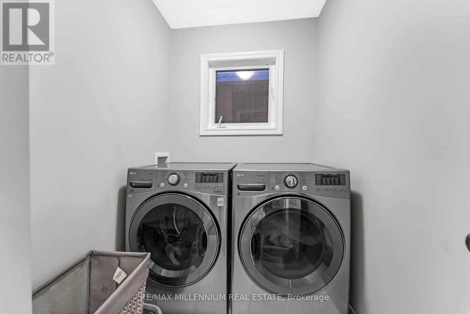 327 BALLINVILLE CIRCLE