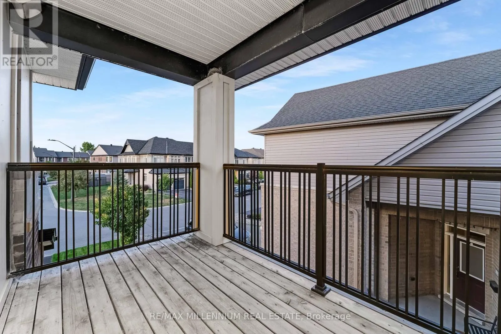 327 BALLINVILLE CIRCLE