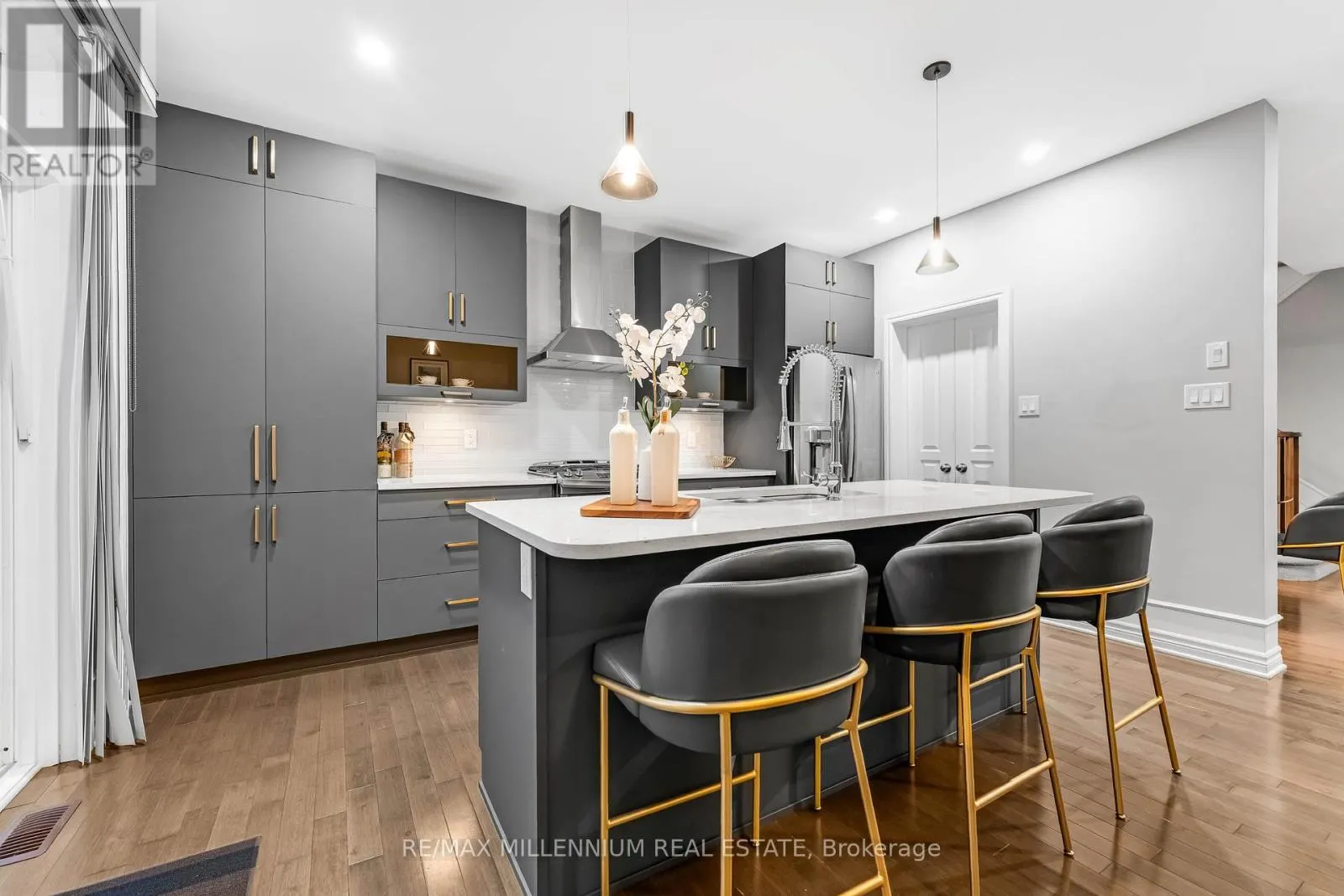 327 BALLINVILLE CIRCLE