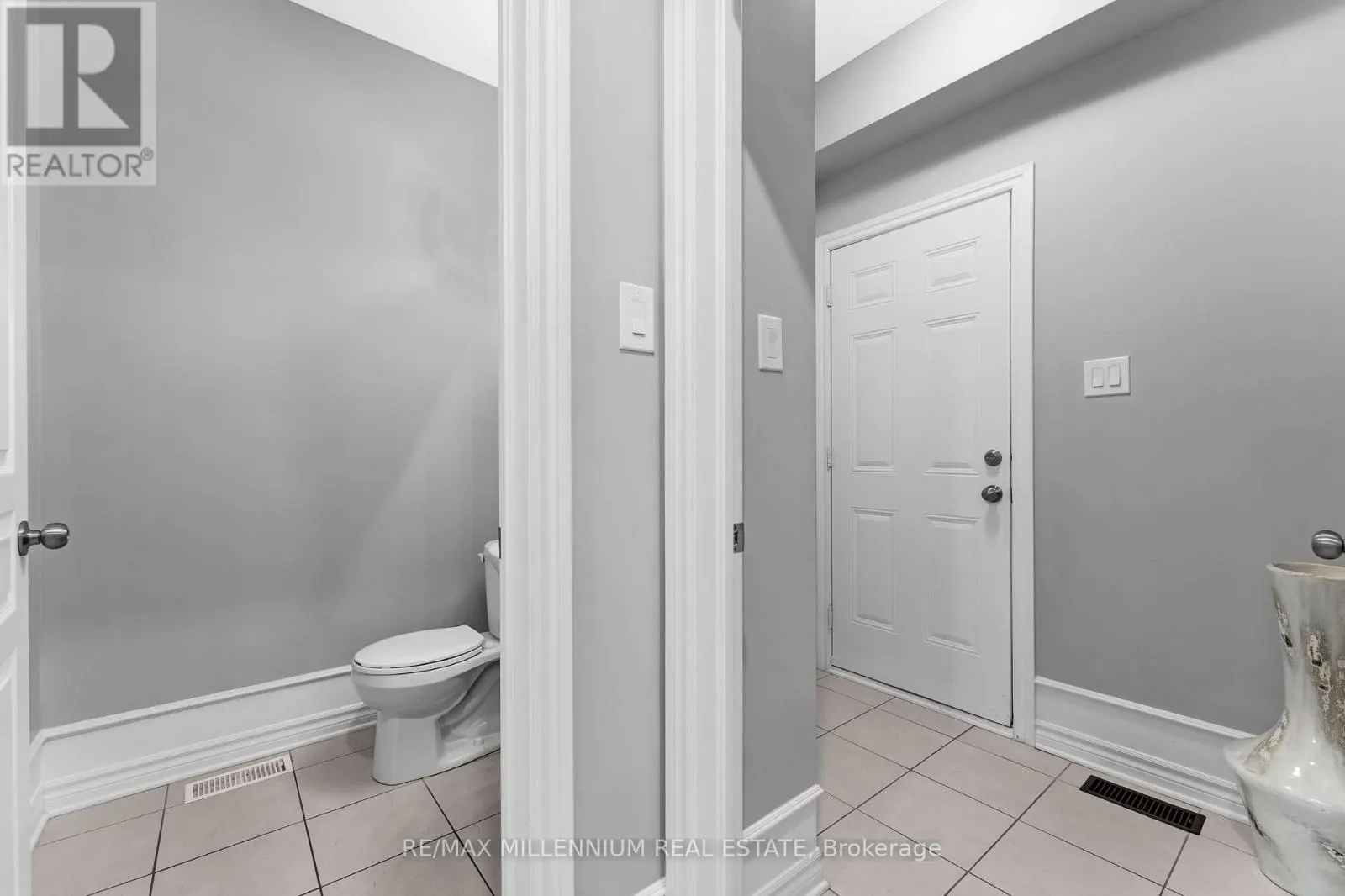 327 BALLINVILLE CIRCLE