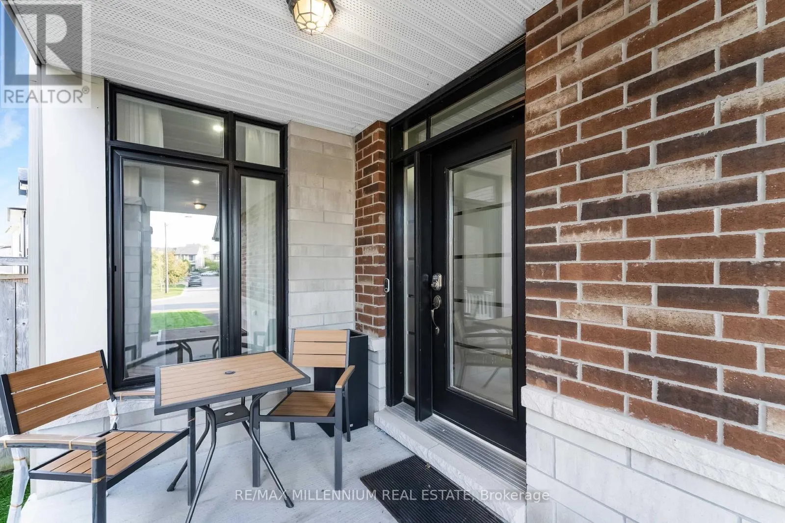 327 BALLINVILLE CIRCLE