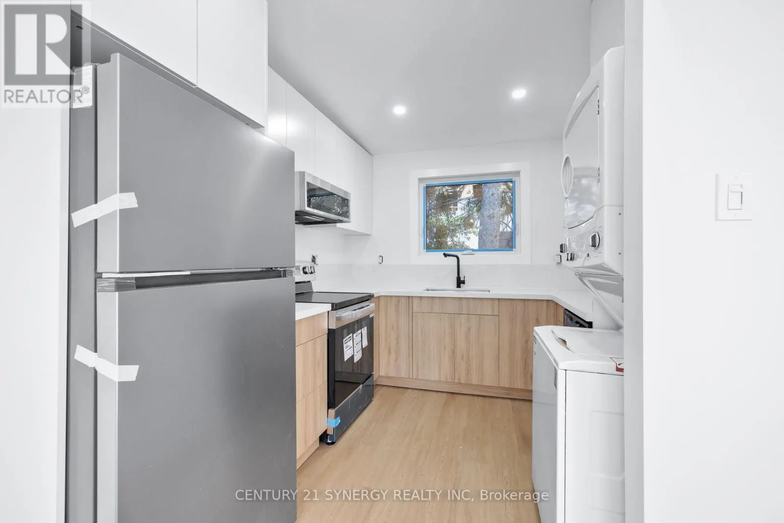 4 - 598 KIRKWOOD AVENUE W