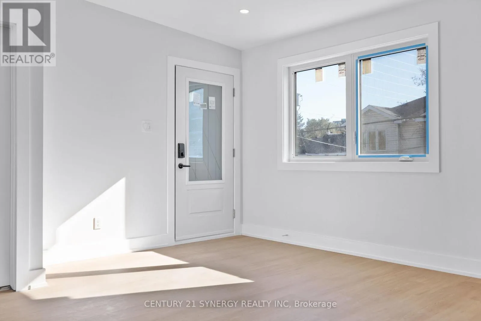 4 - 598 KIRKWOOD AVENUE W