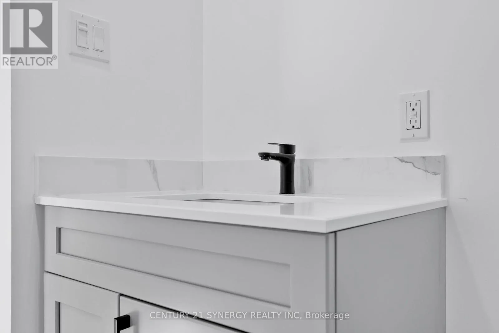 4 - 598 KIRKWOOD AVENUE W