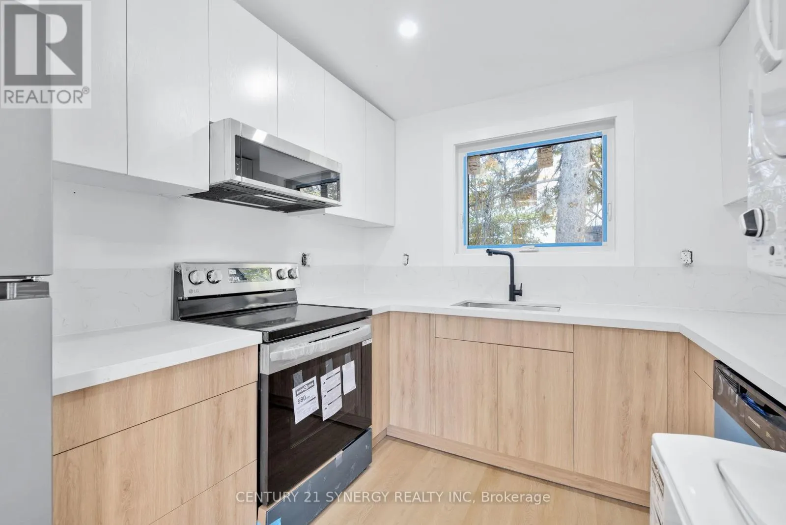 4 - 598 KIRKWOOD AVENUE W