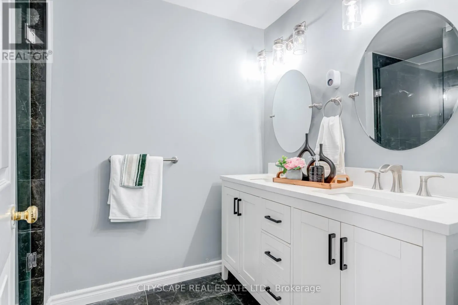 60 - 72 STONE CHURCH ROAD W