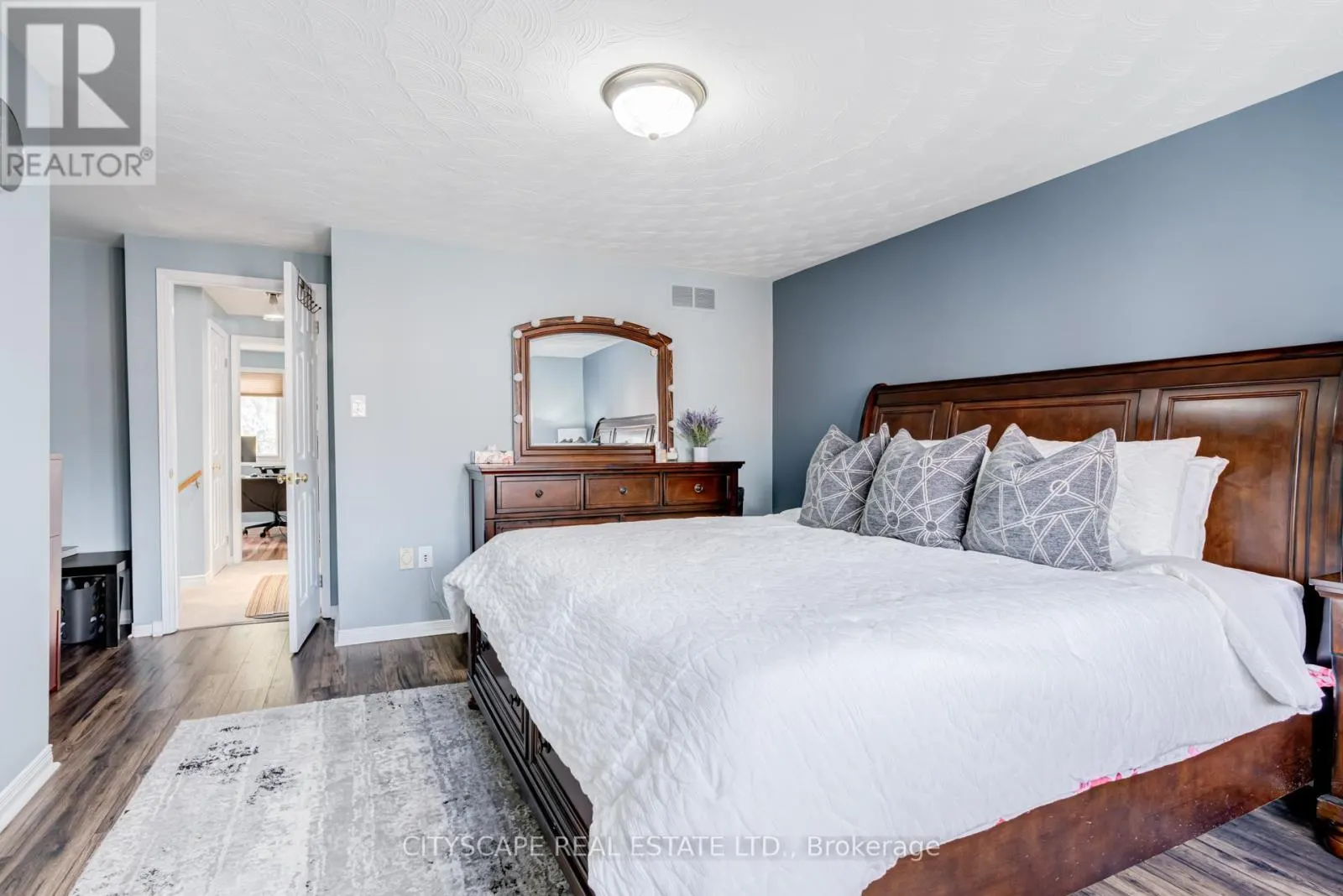 60 - 72 STONE CHURCH ROAD W