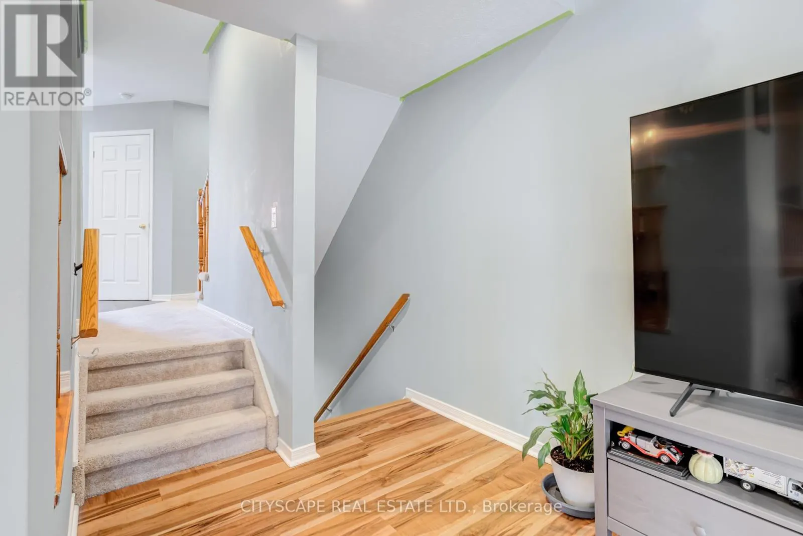 60 - 72 STONE CHURCH ROAD W