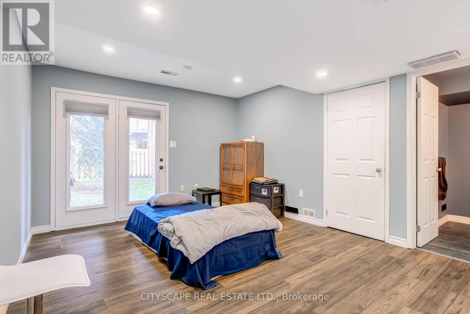 60 - 72 STONE CHURCH ROAD W