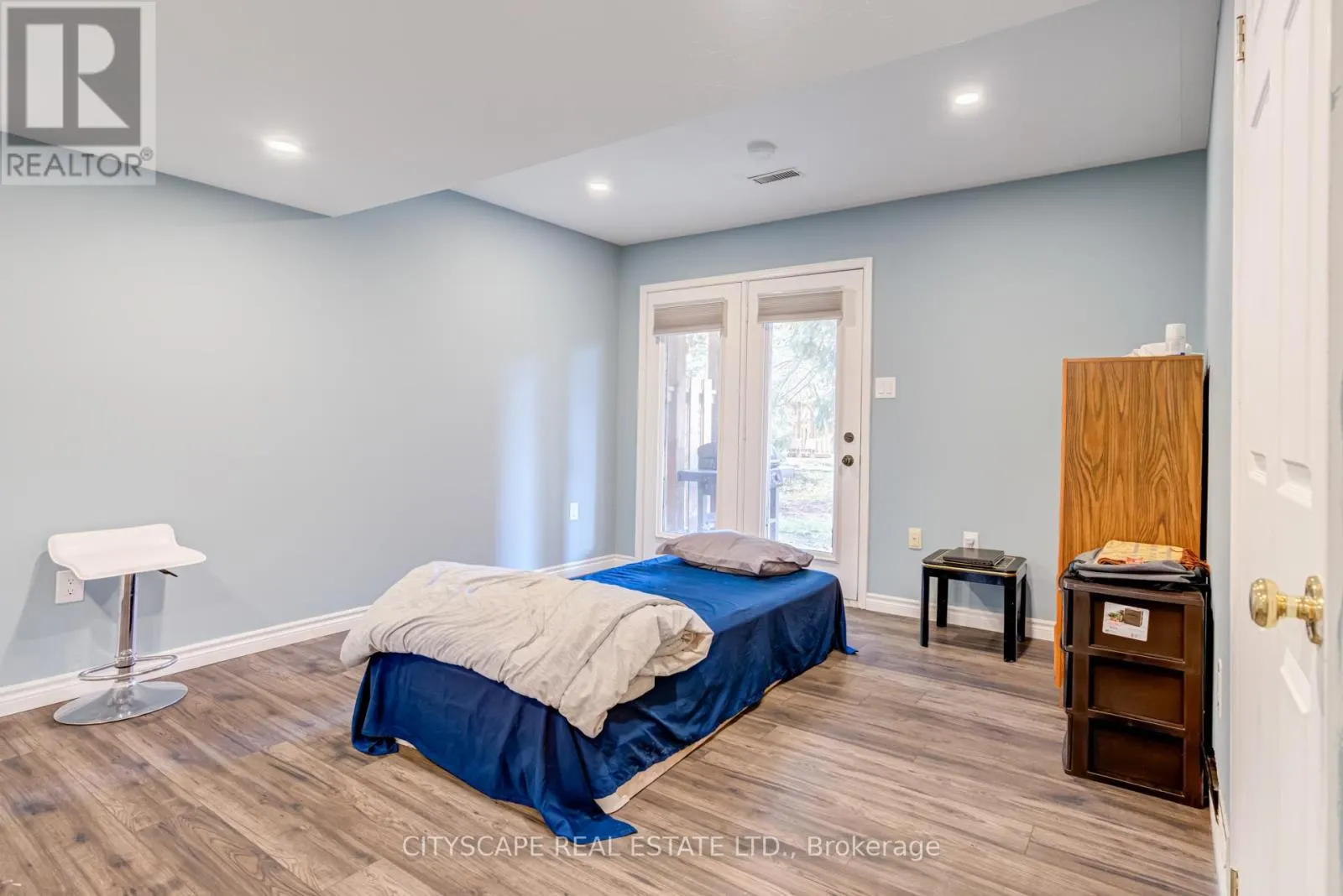 60 - 72 STONE CHURCH ROAD W