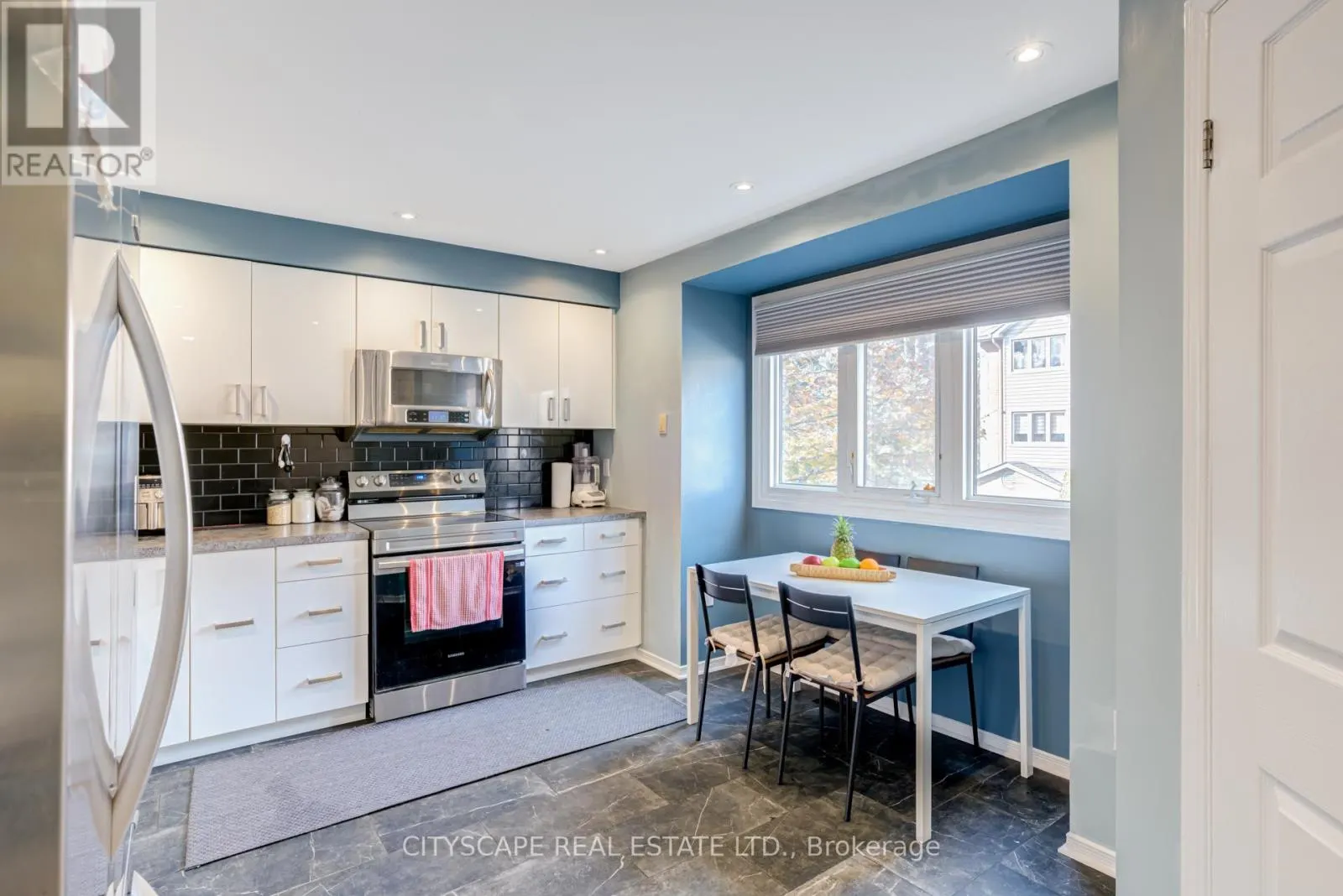 60 - 72 STONE CHURCH ROAD W