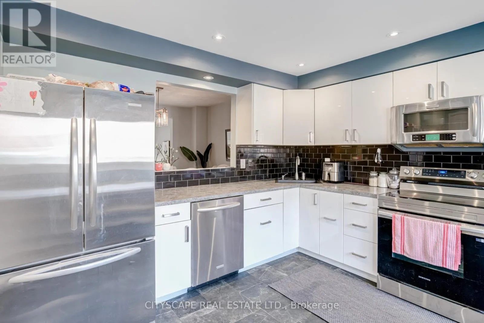 60 - 72 STONE CHURCH ROAD W