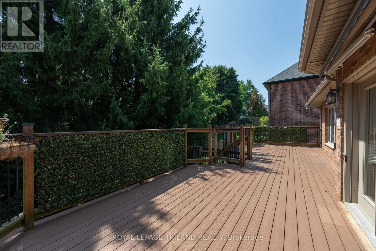 1 - 537 CRESTWOOD DRIVE, #1