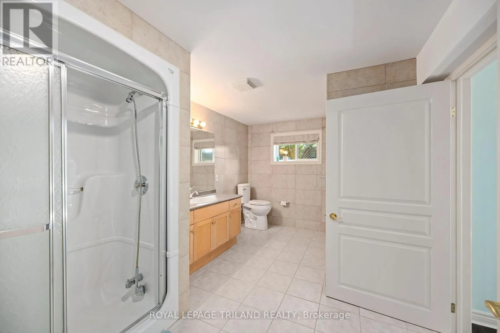 1 - 537 CRESTWOOD DRIVE, #1