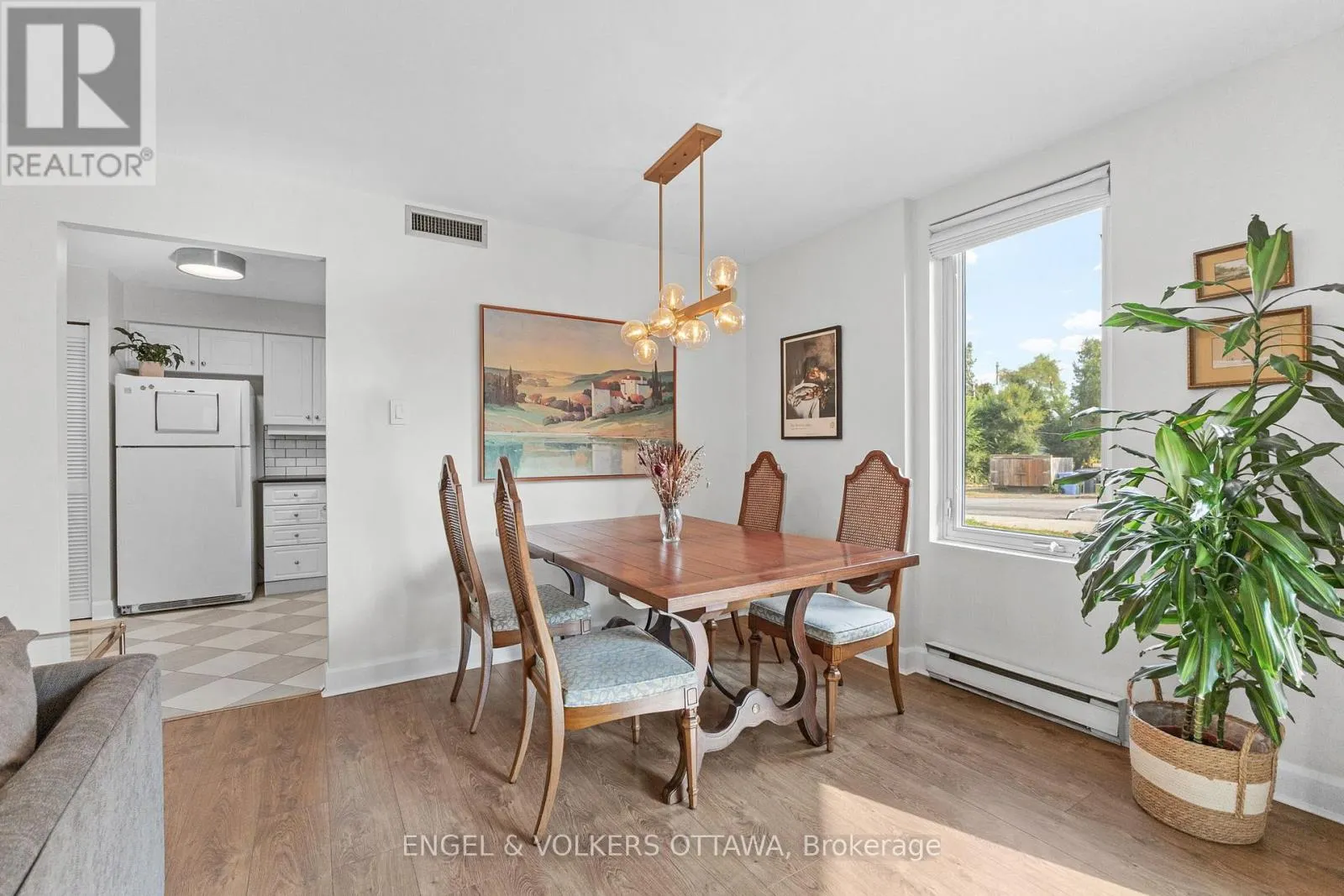 101 - 800 MCKELLAR AVENUE