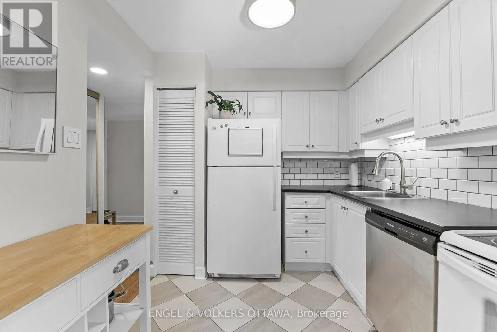 101 - 800 MCKELLAR AVENUE