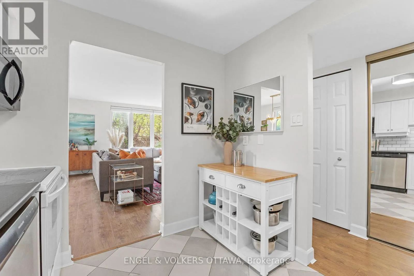 101 - 800 MCKELLAR AVENUE