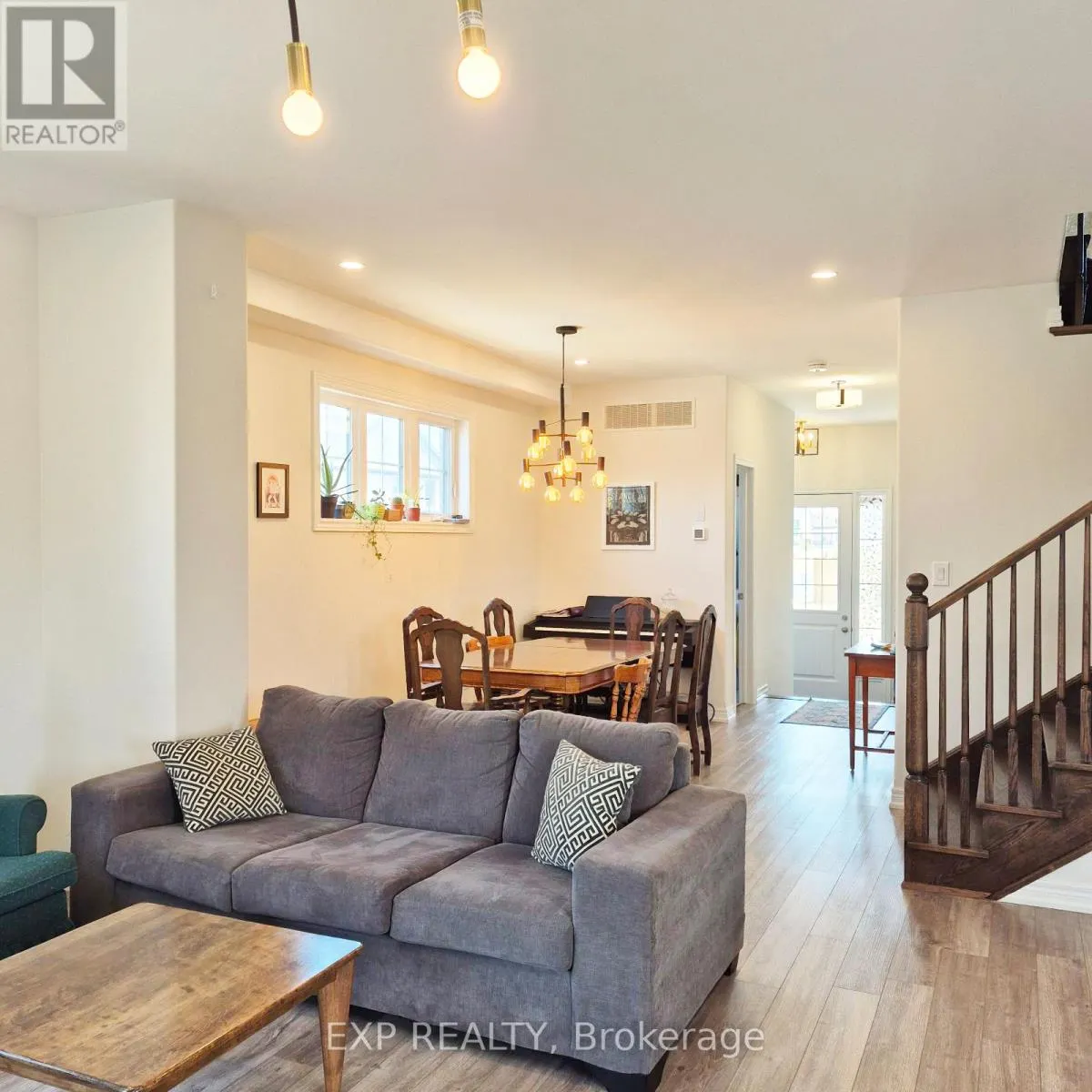 1056 RIPPINGALE TRAIL