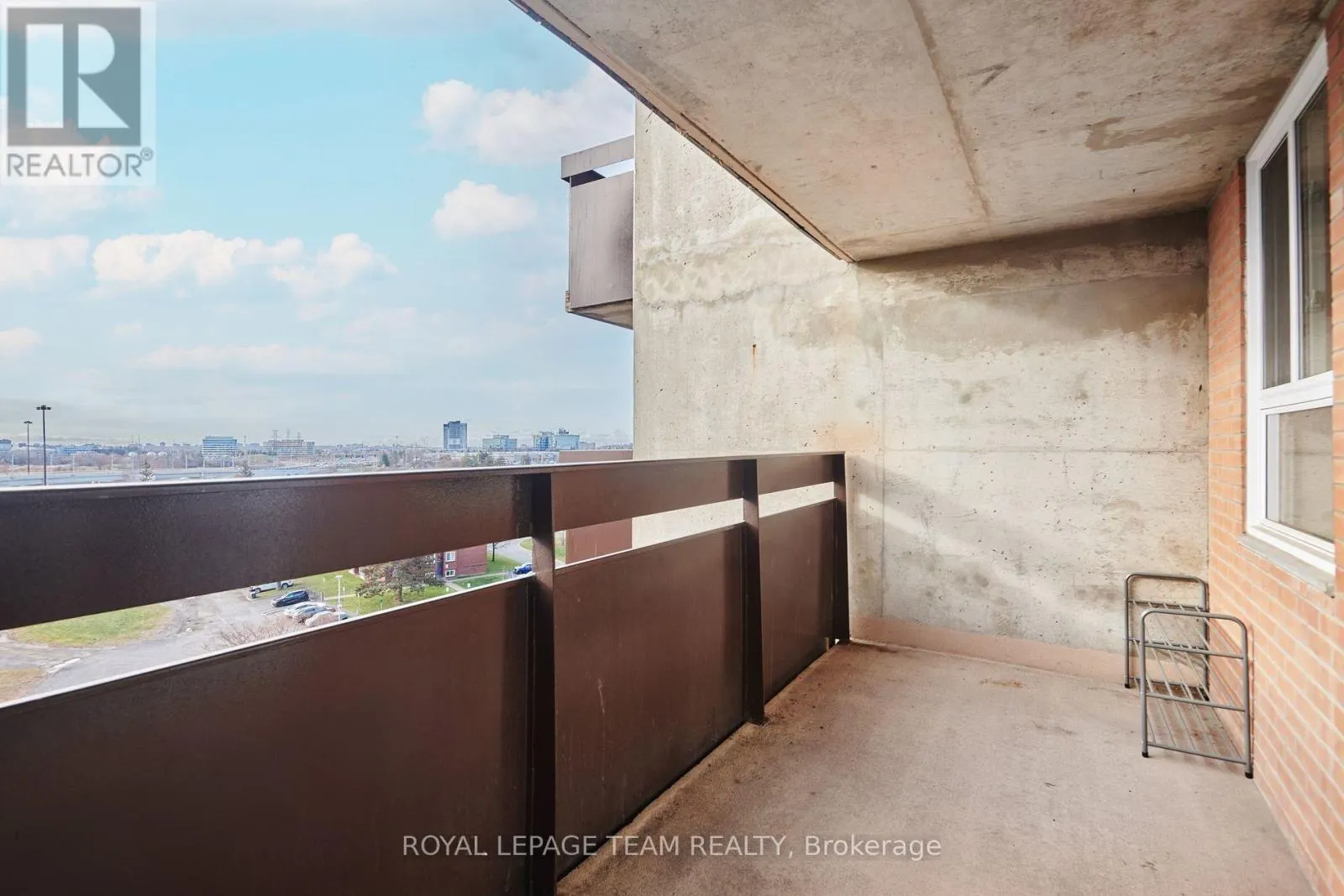 811 - 2000 JASMINE CRESCENT