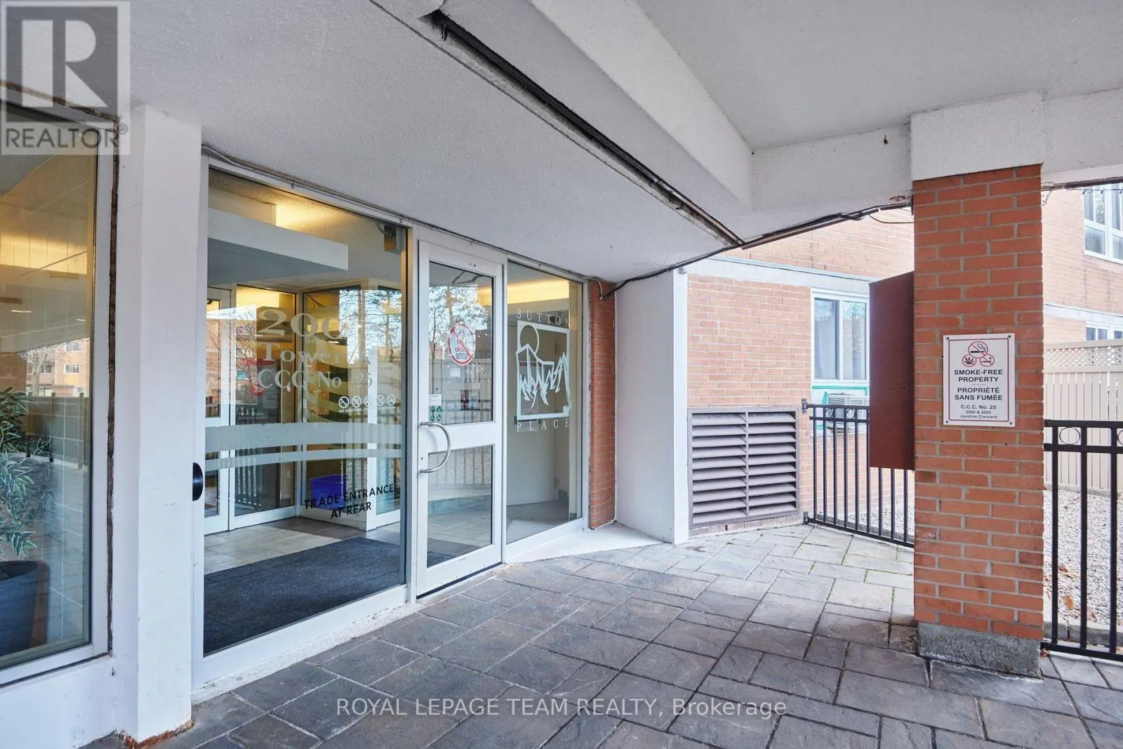 811 - 2000 JASMINE CRESCENT