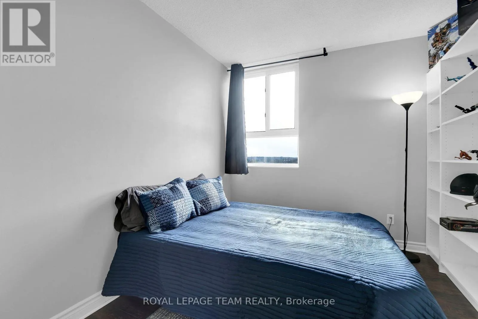 811 - 2000 JASMINE CRESCENT