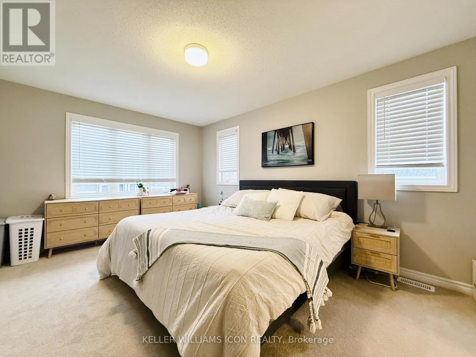 990 FAMEFLOWER STREET