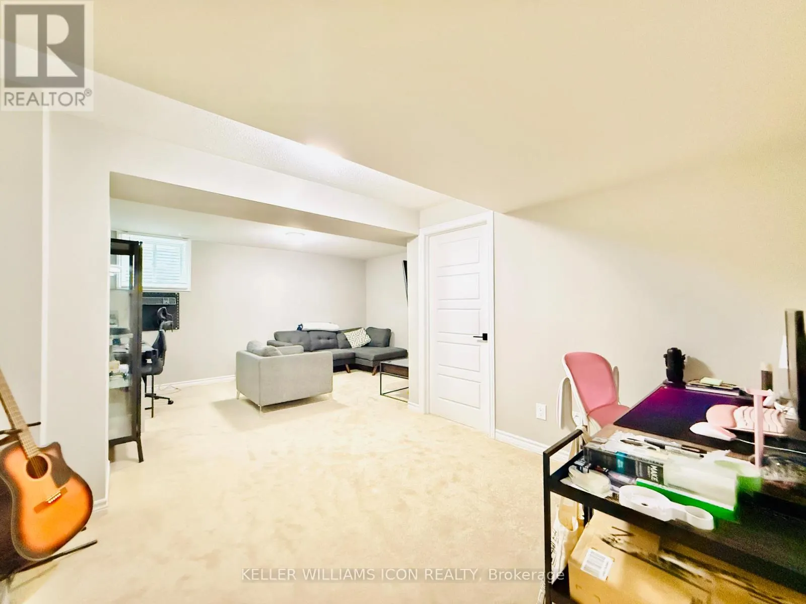 990 FAMEFLOWER STREET