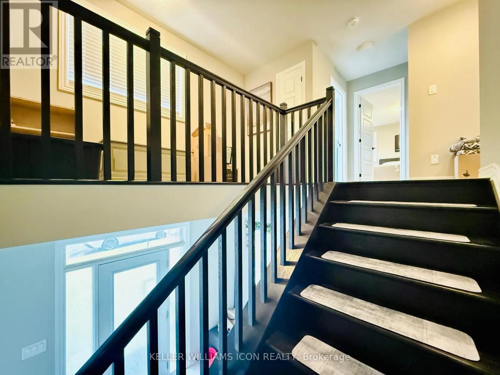 990 FAMEFLOWER STREET