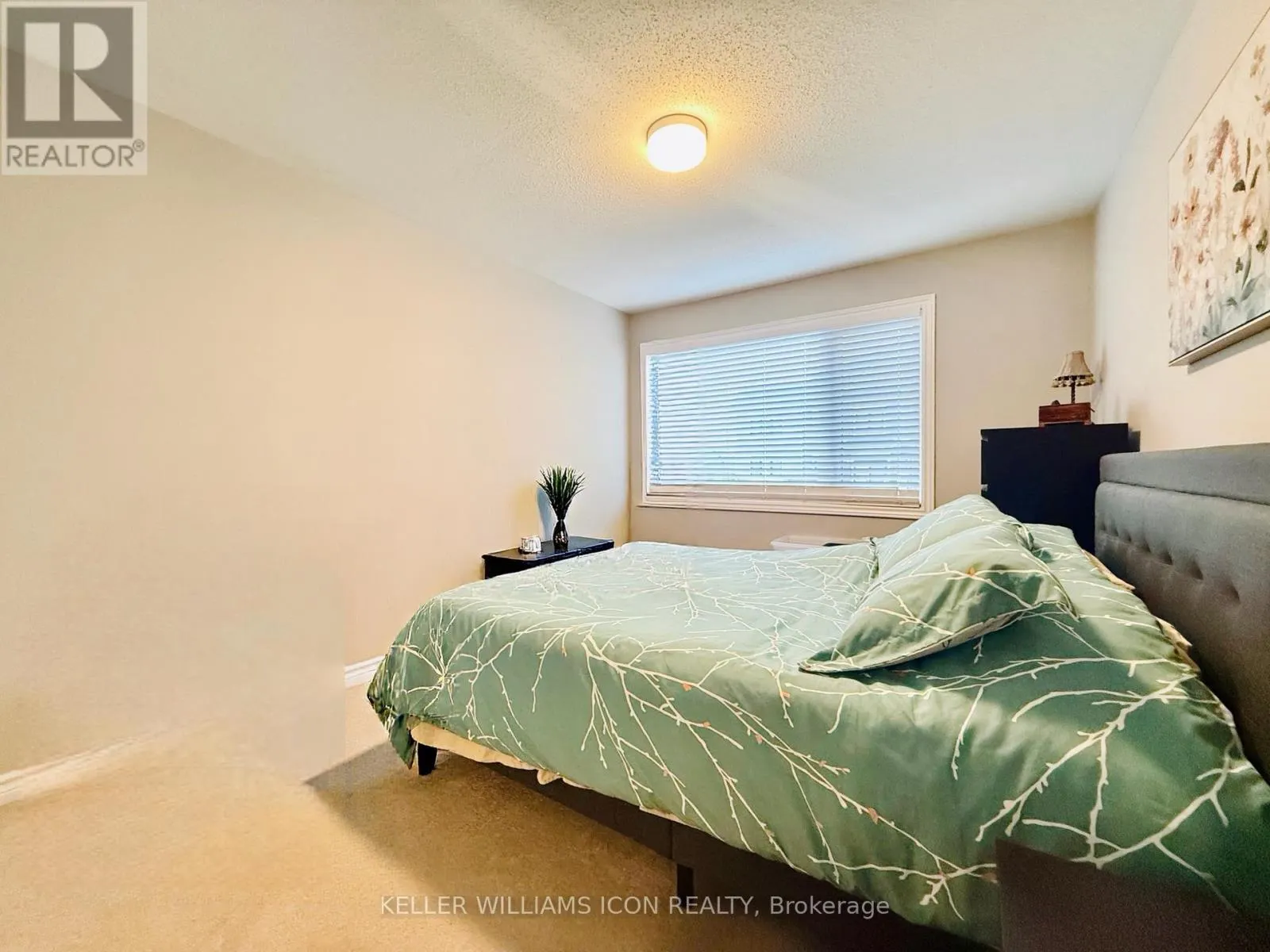 990 FAMEFLOWER STREET