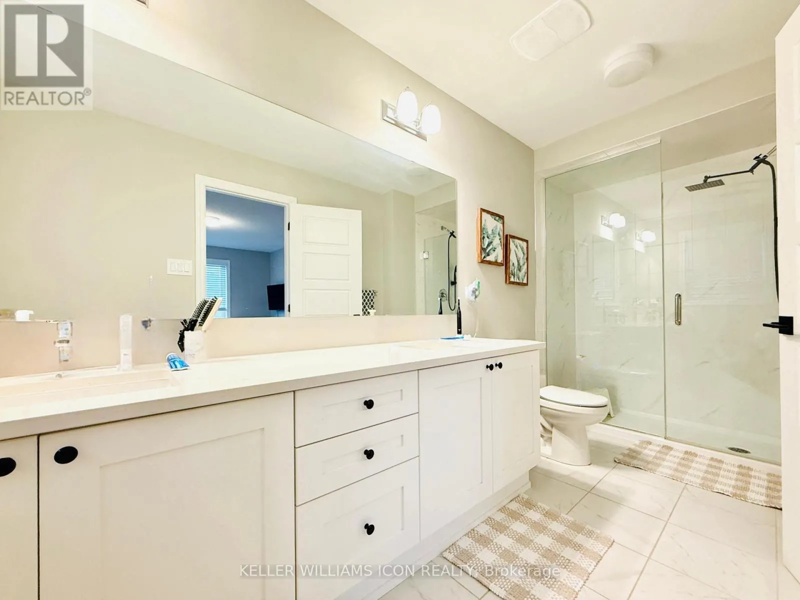 990 FAMEFLOWER STREET