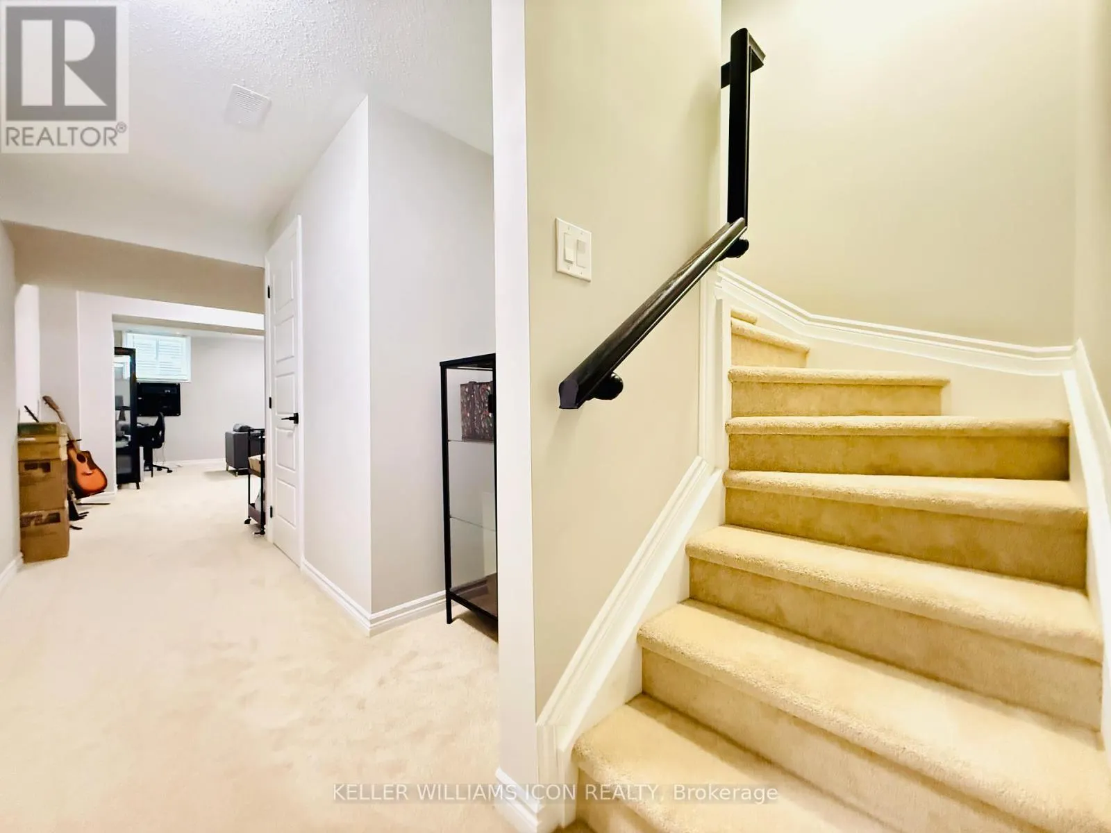 990 FAMEFLOWER STREET