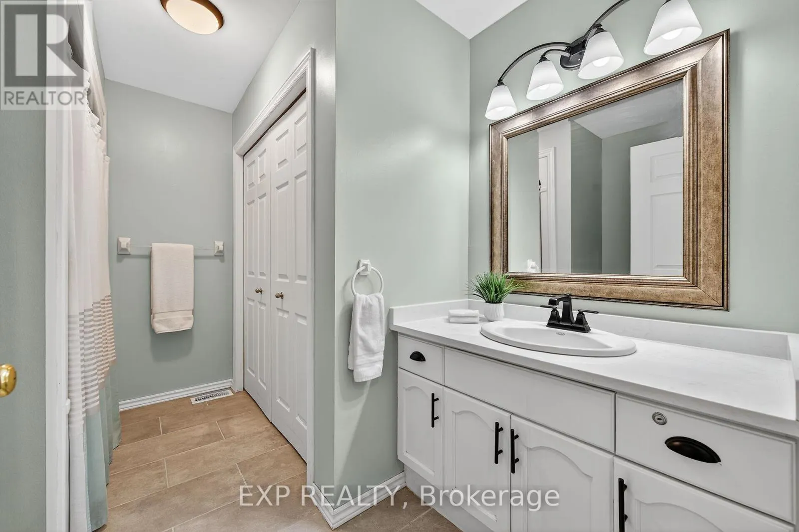 2 - 20 COURTLAND DRIVE