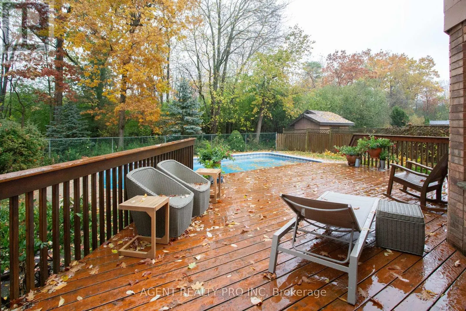 922 COUNTRY CLUB CRESCENT