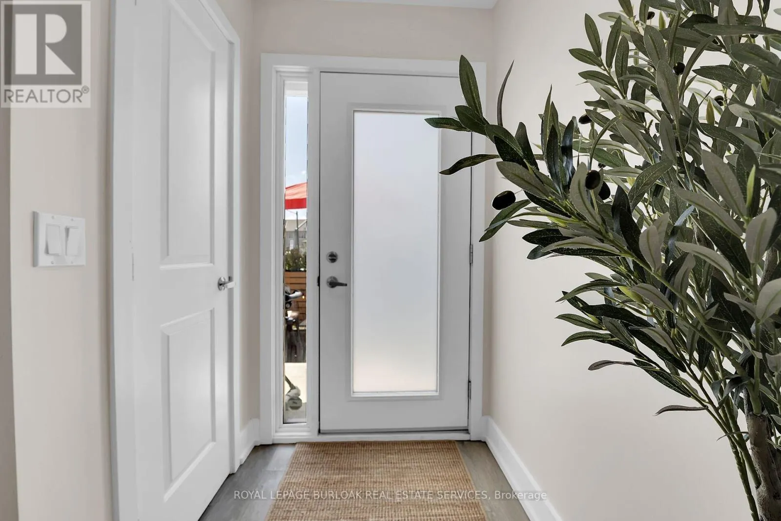 9 - 115 SHOREVIEW PLACE