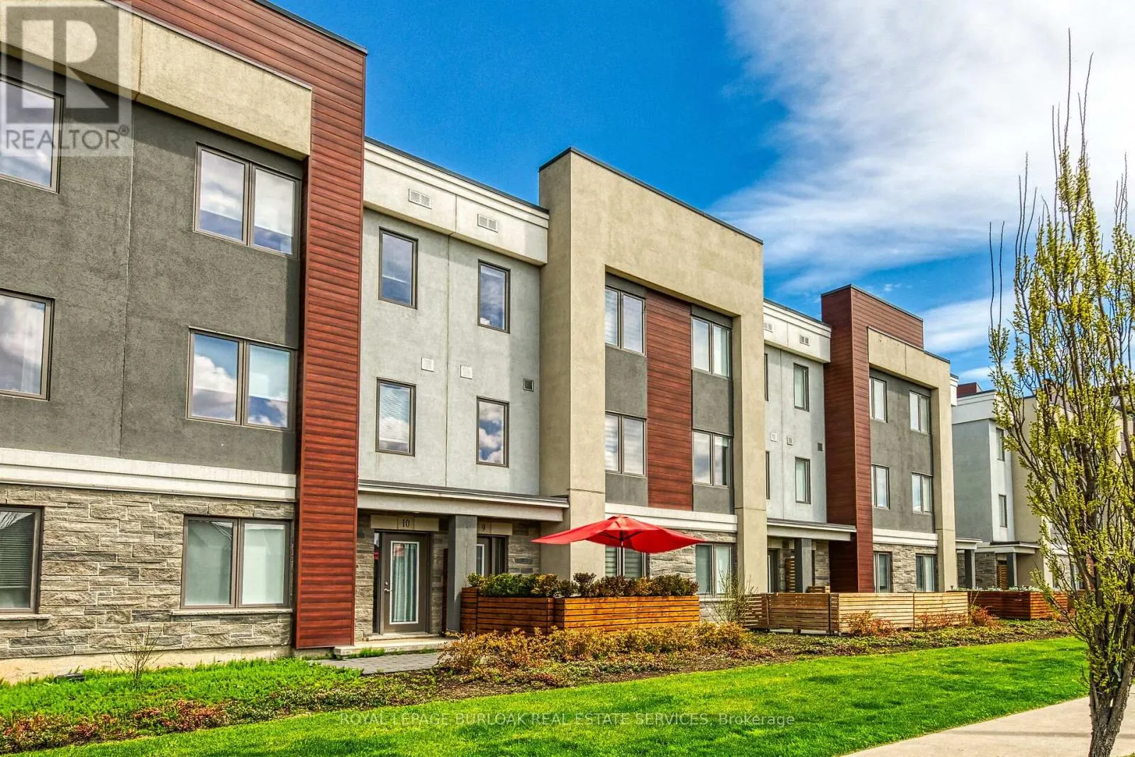 9 - 115 SHOREVIEW PLACE