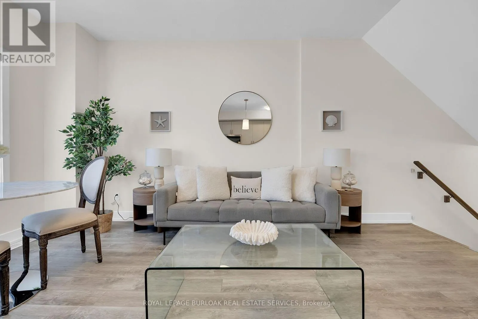 9 - 115 SHOREVIEW PLACE