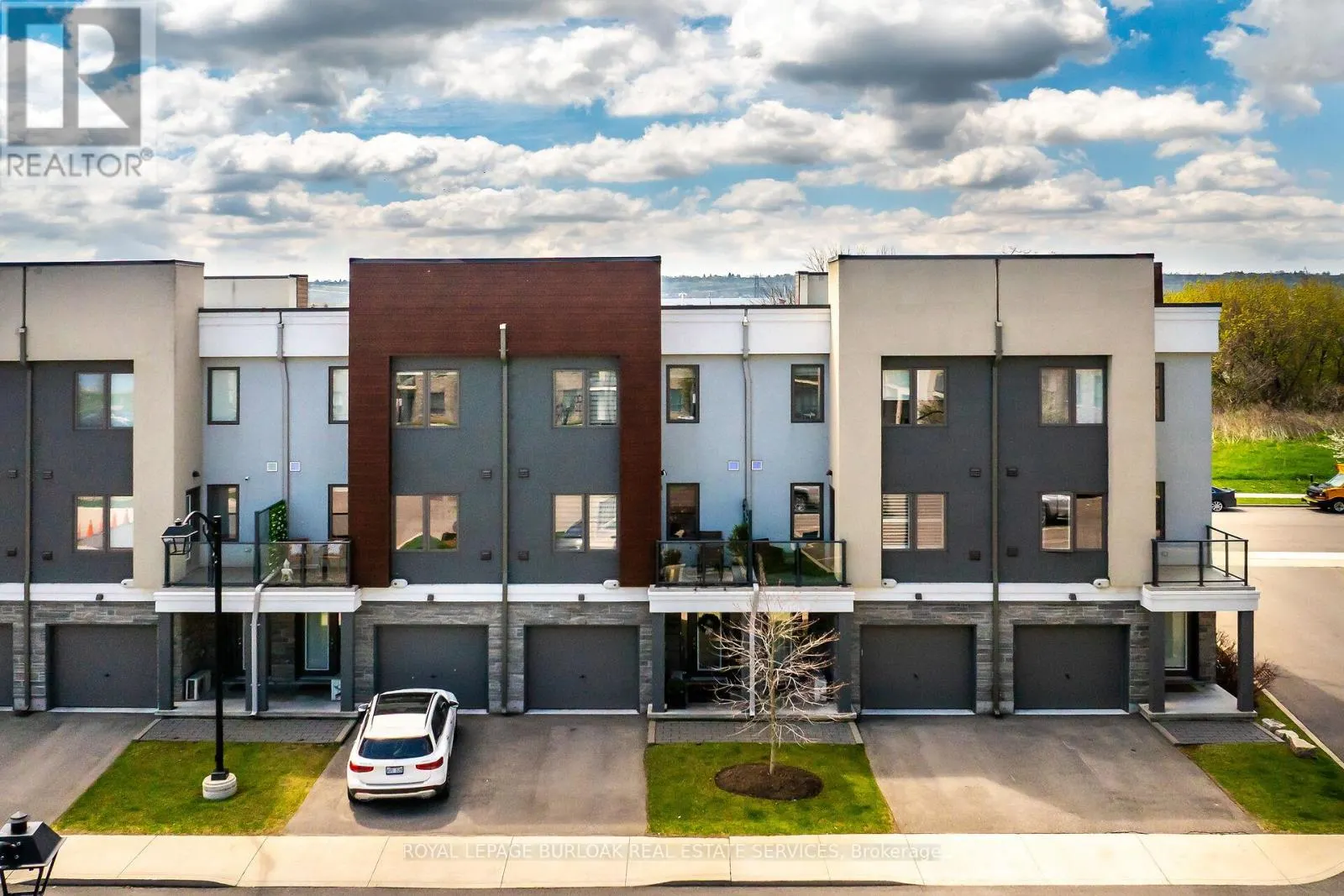 9 - 115 SHOREVIEW PLACE